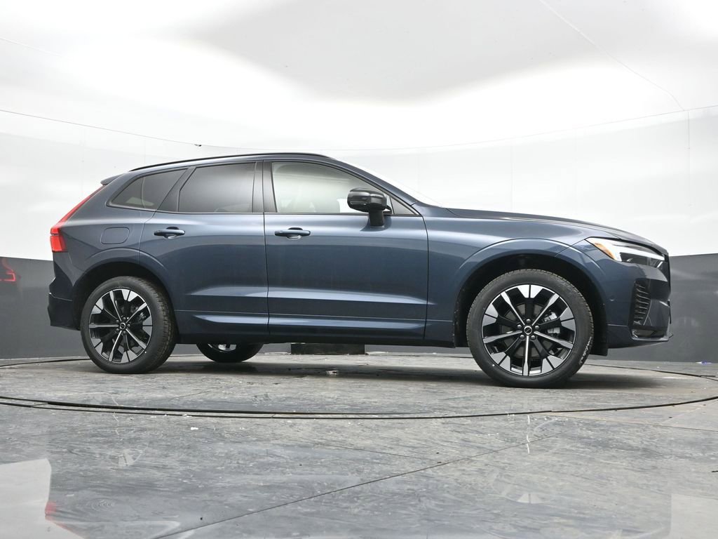 New 2026 Volvo XC60 B5 Plus w/ Climate Package image 39