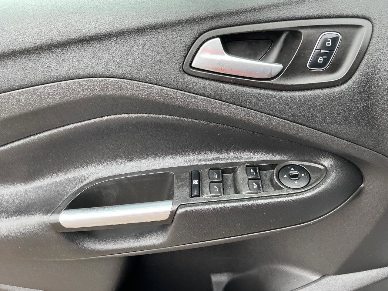 Used 2017 Ford Escape SE image 15