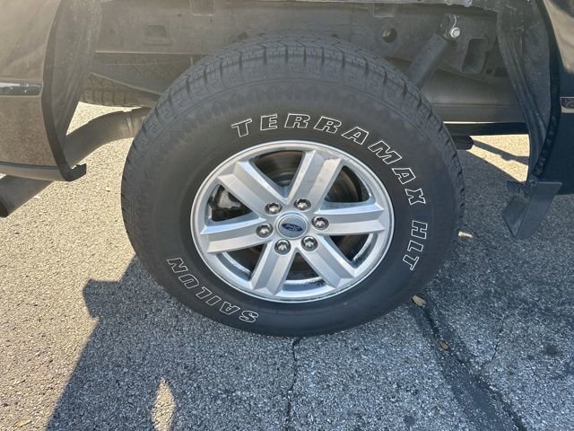 Used 2023 Ford F150 XLT w/ Trailer Tow Package image 9