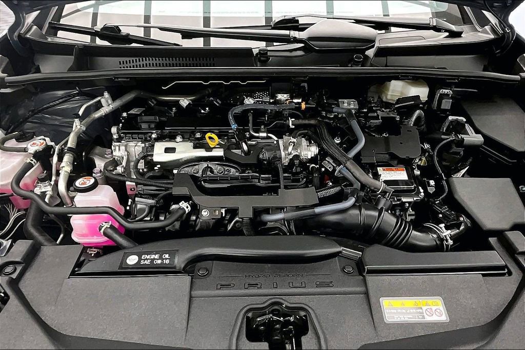 Used 2025 Toyota Prius LE image 10