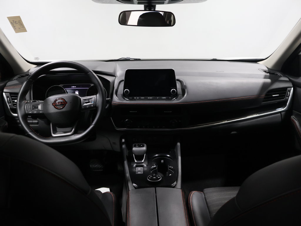 Used 2025 Nissan Rogue SV AWD/4WD image 18