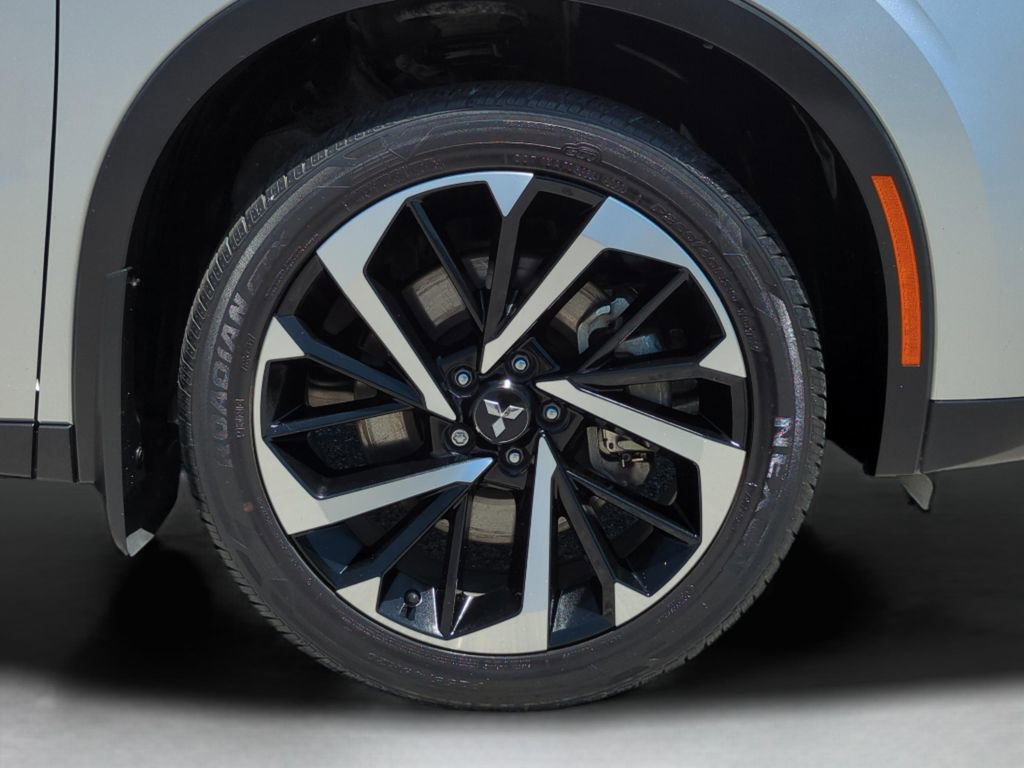Used 2023 Mitsubishi Outlander SE image 27