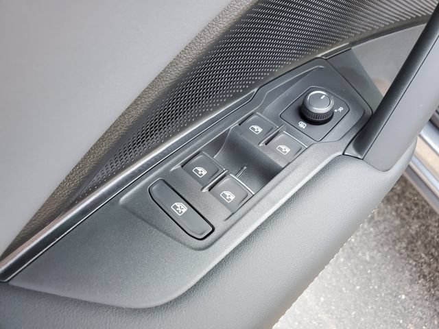 New 2026 Volkswagen Tiguan SE AWD/4WD image 16