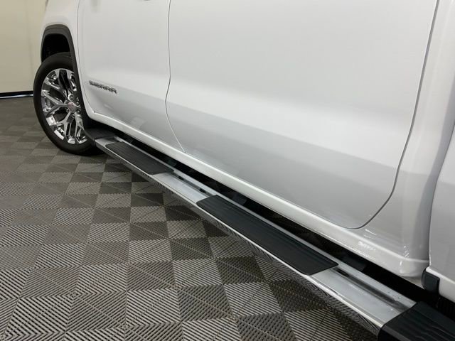 Used 2022 GMC Sierra 1500 SLT w/ SLT Premium Plus Package AWD/4WD image 41