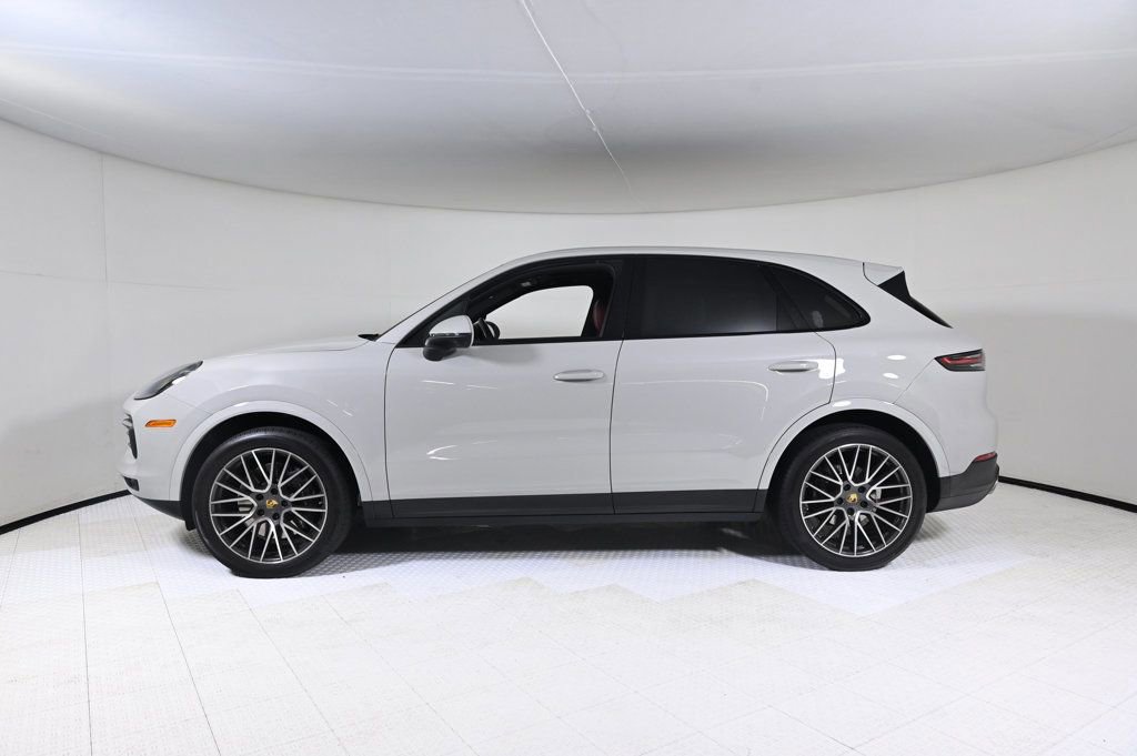 Certified 2022 Porsche Cayenne image 2