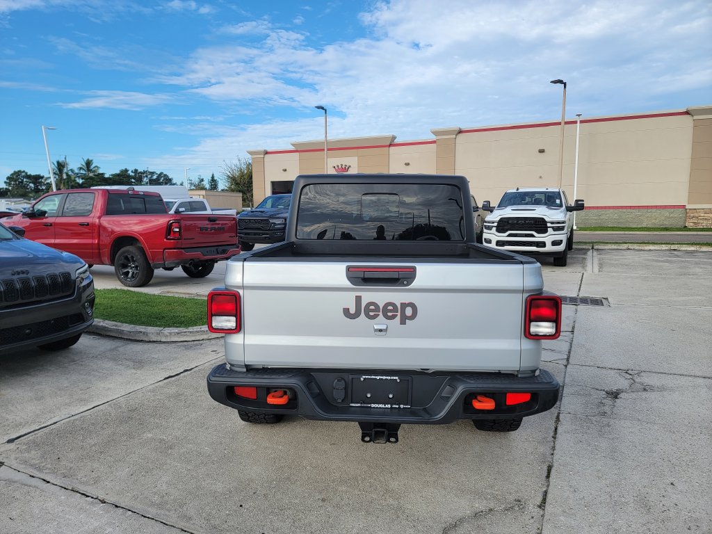 Used 2023 Jeep Gladiator Mojave w/ Trailer Tow Package AWD/4WD image 4