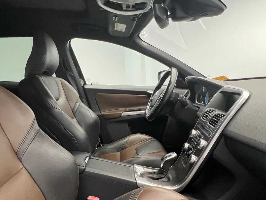 Used 2015 Volvo XC60 T5 Premier image 6