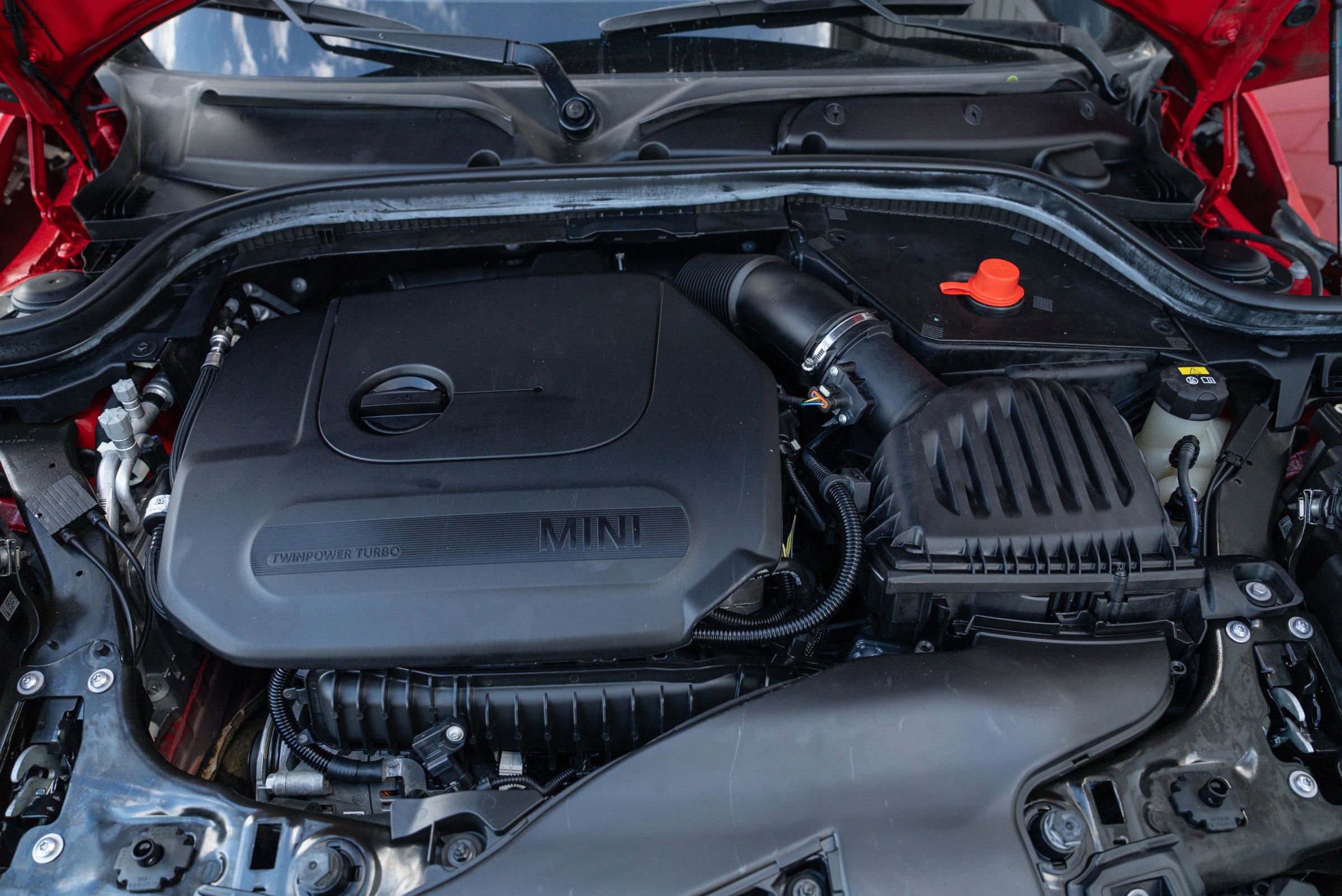 Used 2020 MINI Cooper 2-Door Hardtop FWD image 8