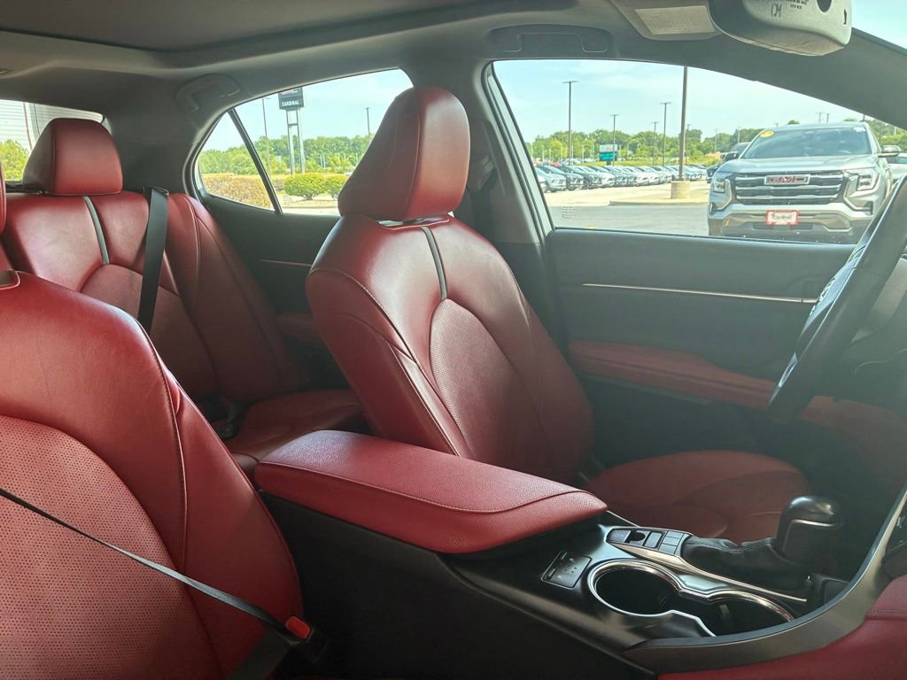 Used 2020 Toyota Camry XSE FWD image 18