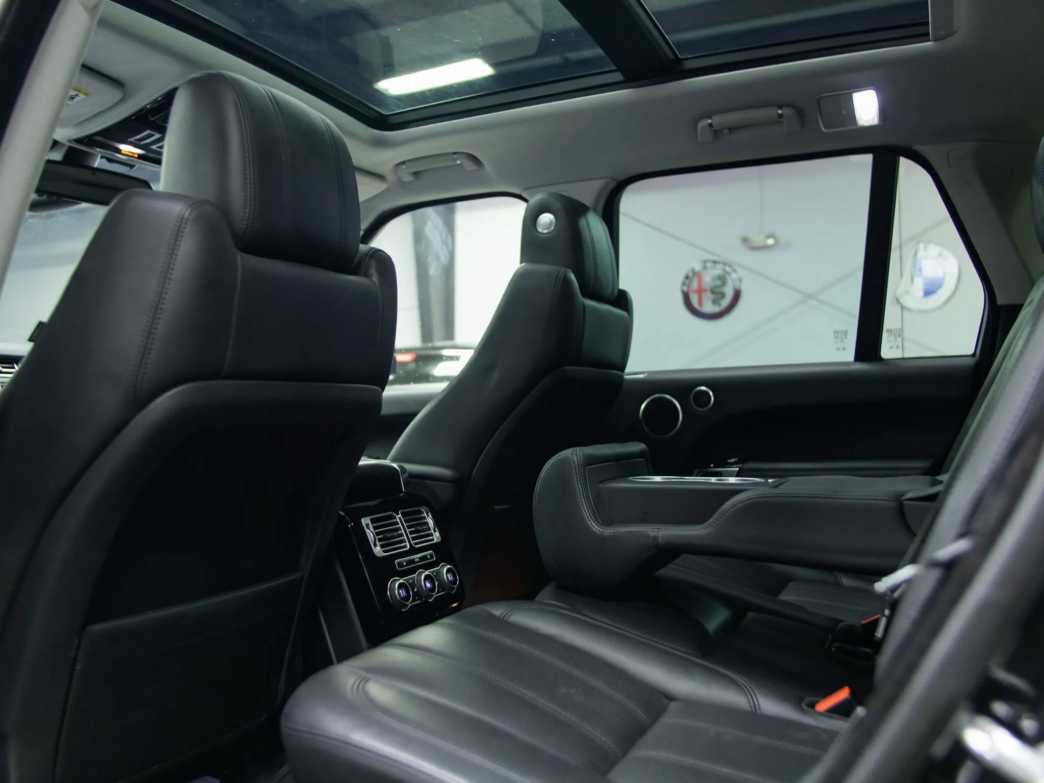 Used 2015 Land Rover Range Rover Supercharged image 27