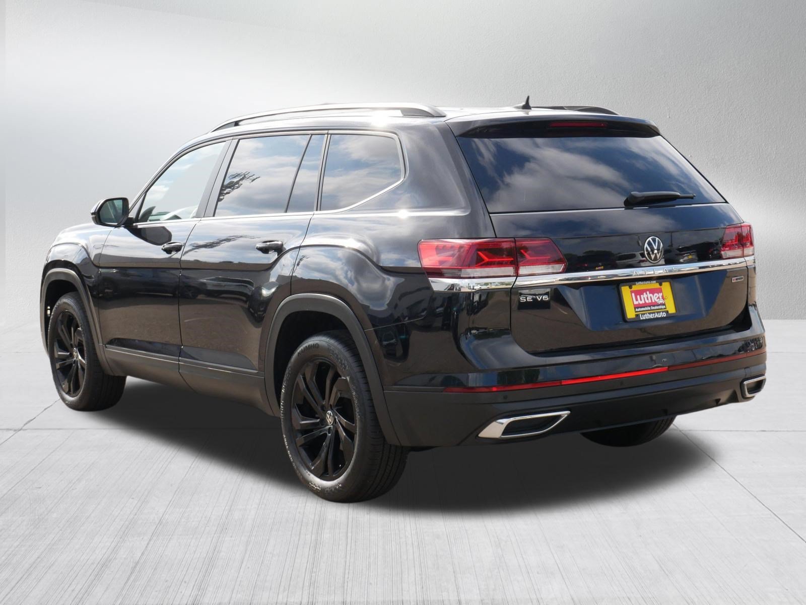 Used 2021 Volkswagen Atlas SE w/ Panoramic Sunroof Package AWD/4WD image 5