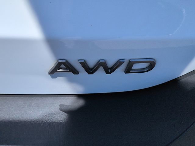 Used 2025 Nissan Kicks SV AWD/4WD image 12
