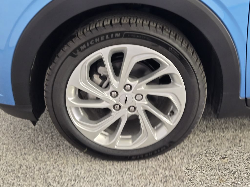 New 2027 Chevrolet Bolt LT w/ Comfort Package FWD image 14