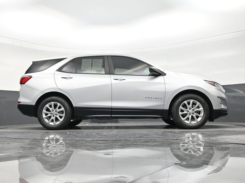 Used 2021 Chevrolet Equinox LS FWD image 25
