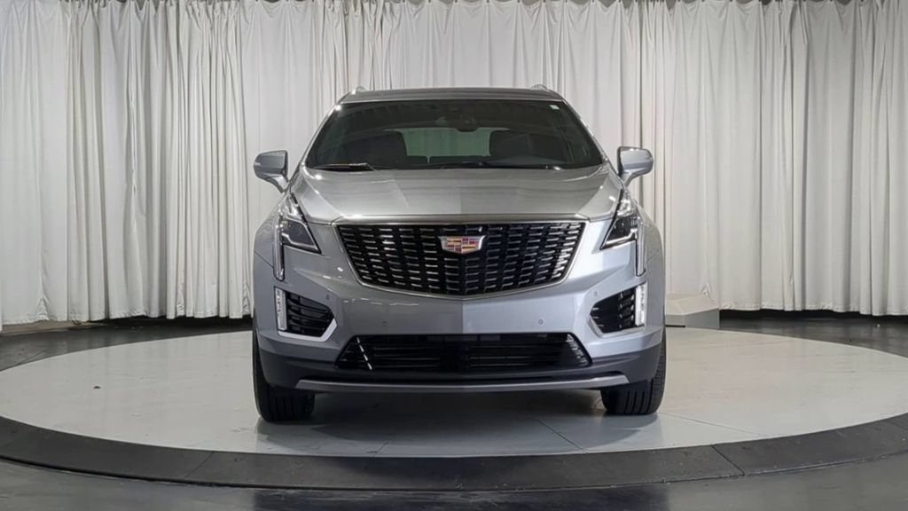 Used 2025 Cadillac XT5 Premium Luxury AWD/4WD image 3