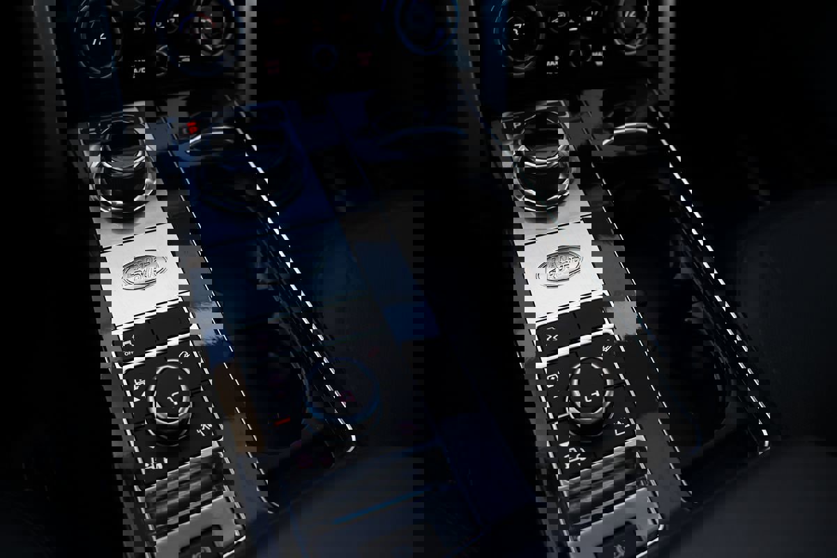 Used 2018 Land Rover Range Rover HSE image 26