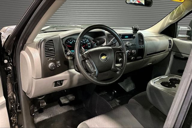 Used 2014 Chevrolet Silverado 2500 W/T w/ Snow Plow Prep Package AWD/4WD image 14