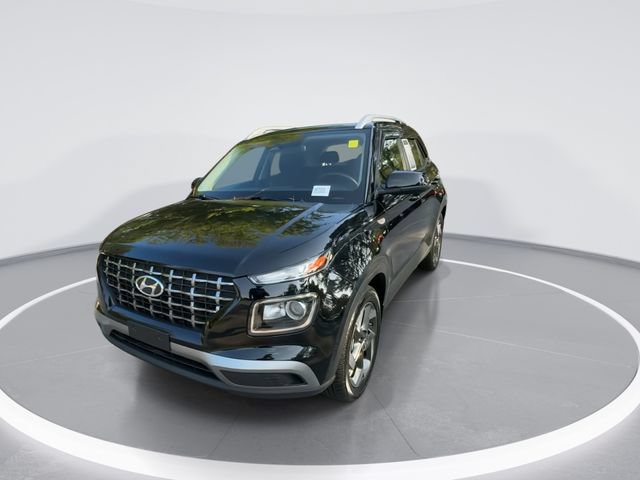 Used 2023 Hyundai Venue SEL FWD image 3
