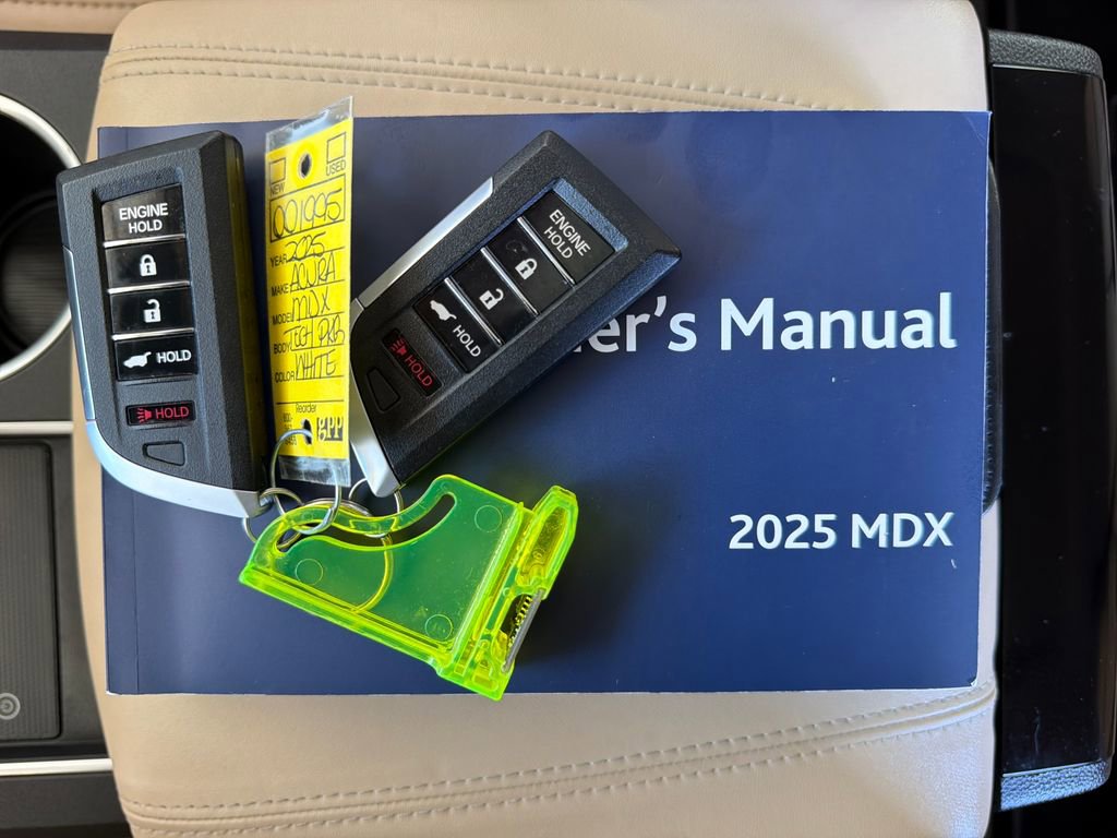 Used 2025 Acura MDX w/ Technology Package image 37