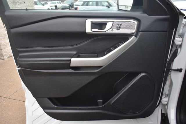 Used 2023 Ford Explorer Limited image 14
