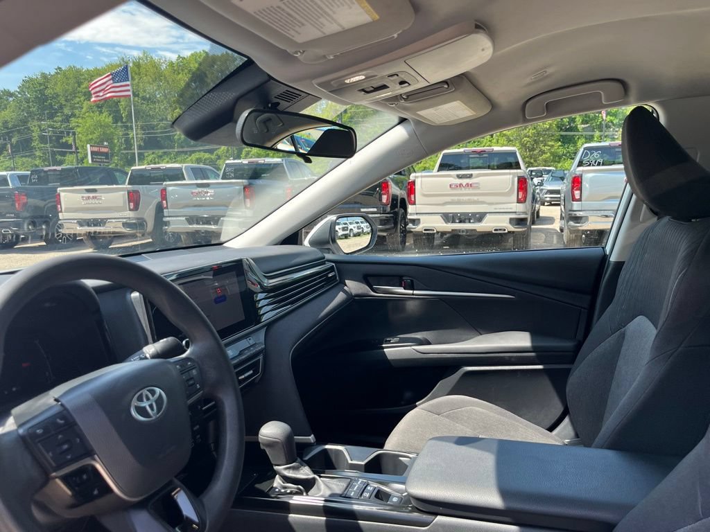 Used 2025 Toyota Camry LE FWD image 18