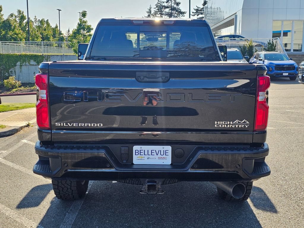 Used 2024 Chevrolet Silverado 2500 High Country w/ High Country Premium Package AWD/4WD image 4