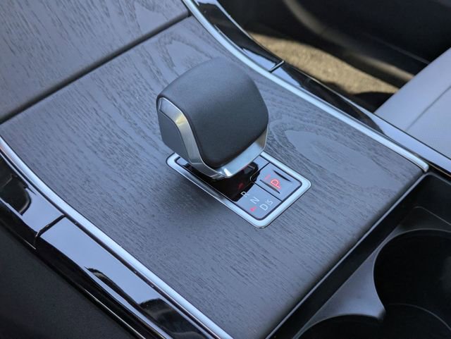 New 2026 Land Rover Range Rover Velar Dynamic SE image 9