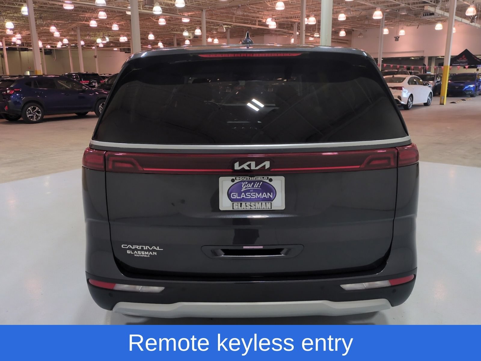 Certified 2024 Kia Carnival LX FWD image 4