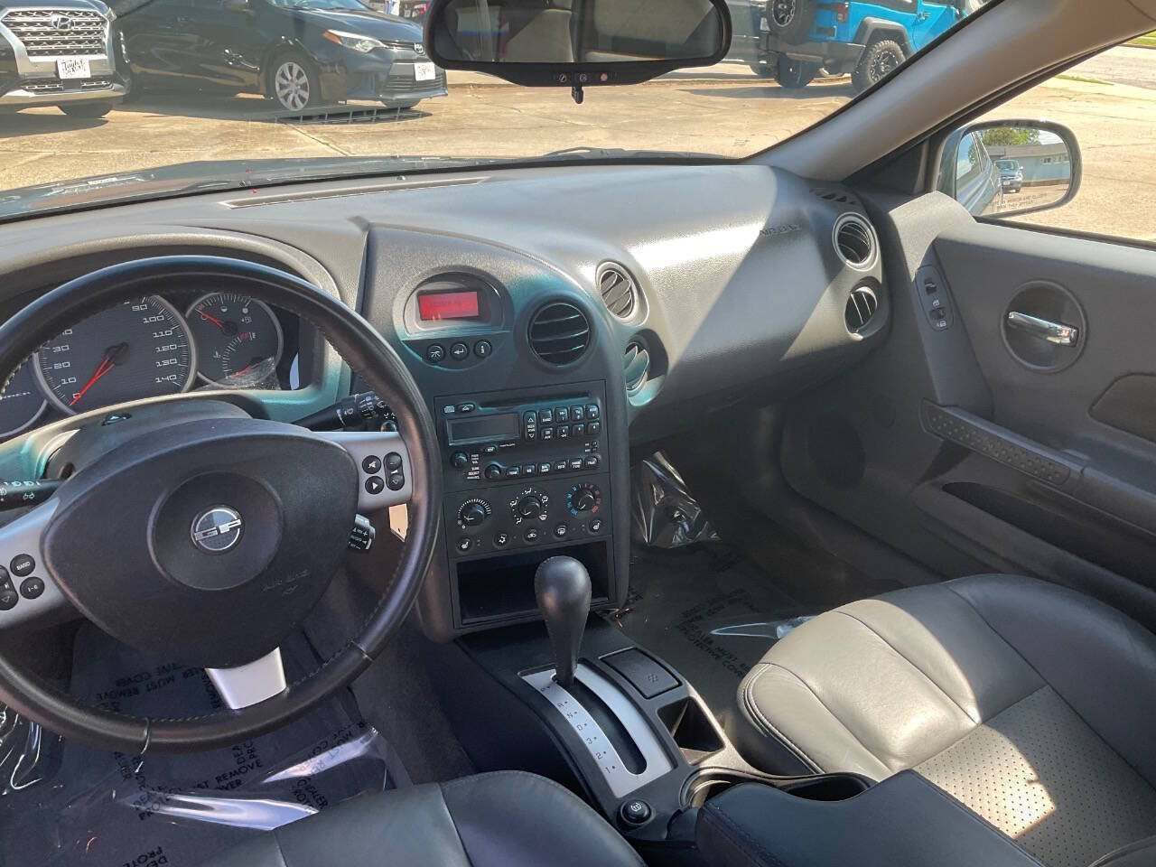 Used 2005 Pontiac Grand Prix GT w/ Leather Trim Package FWD image 14