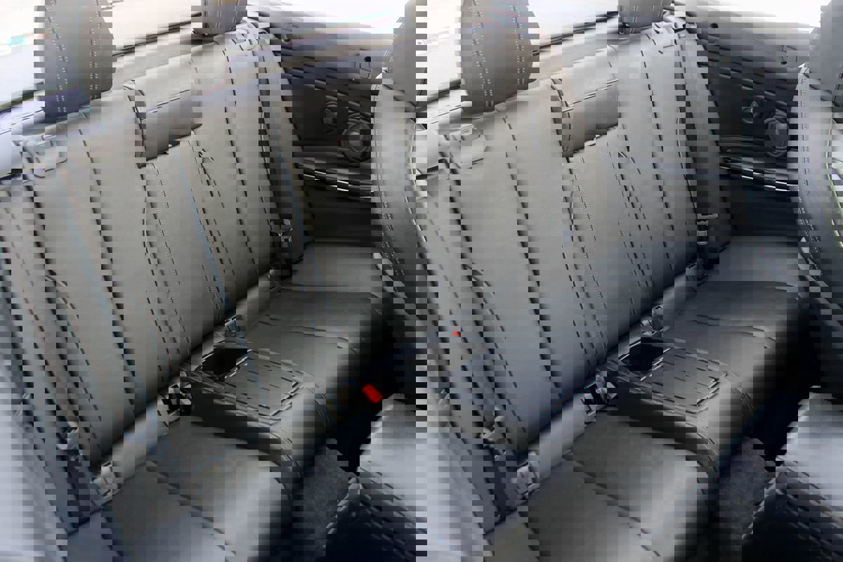 Used 2015 BMW M4 Convertible image 32