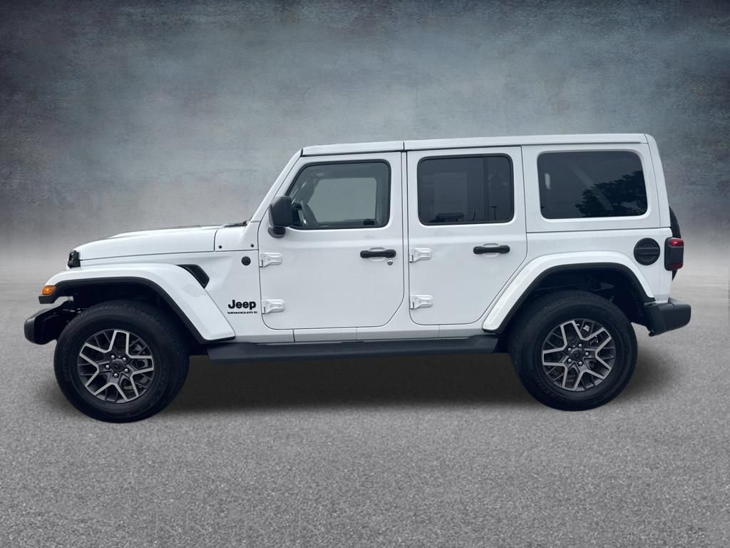 Used 2025 Jeep Wrangler Unlimited Sahara w/ Safety Group AWD/4WD image 3