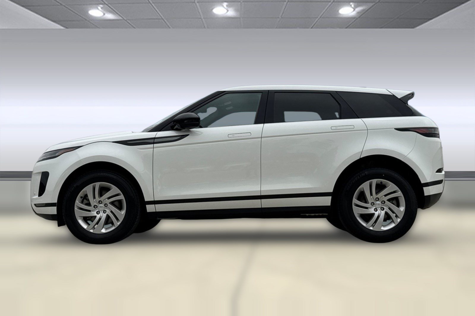Used 2024 Land Rover Range Rover Evoque S AWD/4WD image 2