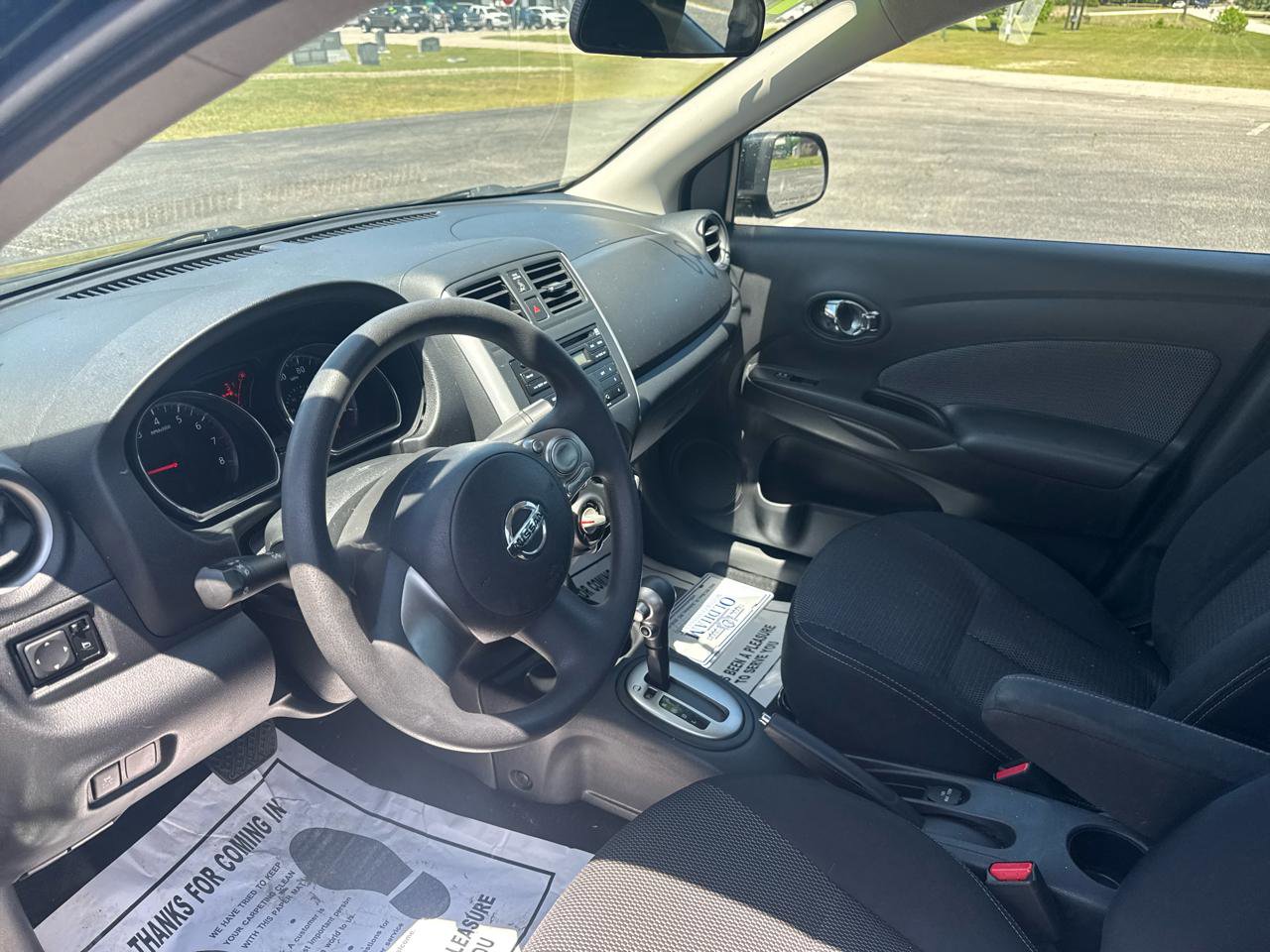 Used 2014 Nissan Versa SV FWD image 11