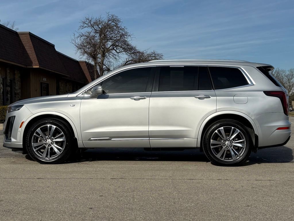 Used 2020 Cadillac XT6 Premium Luxury FWD image 2