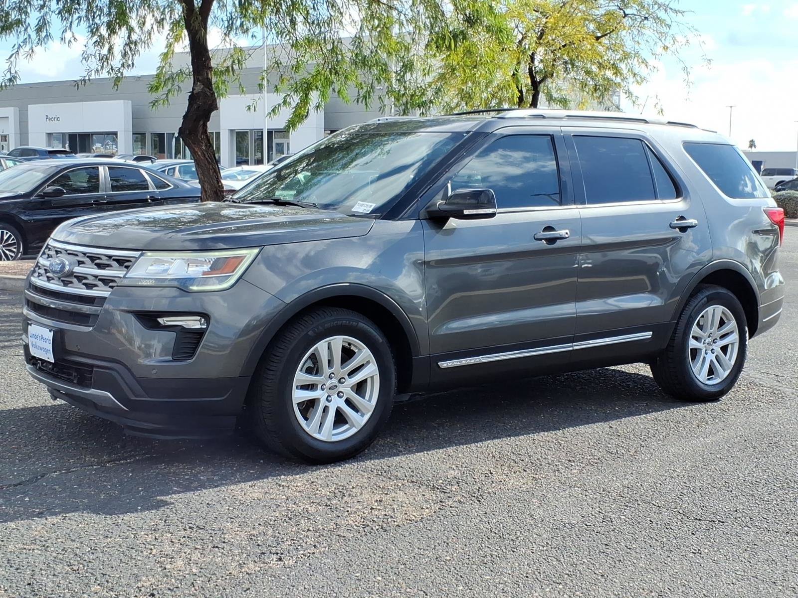 Used 2018 Ford Explorer XLT w/ Equipment Group 202A image 3