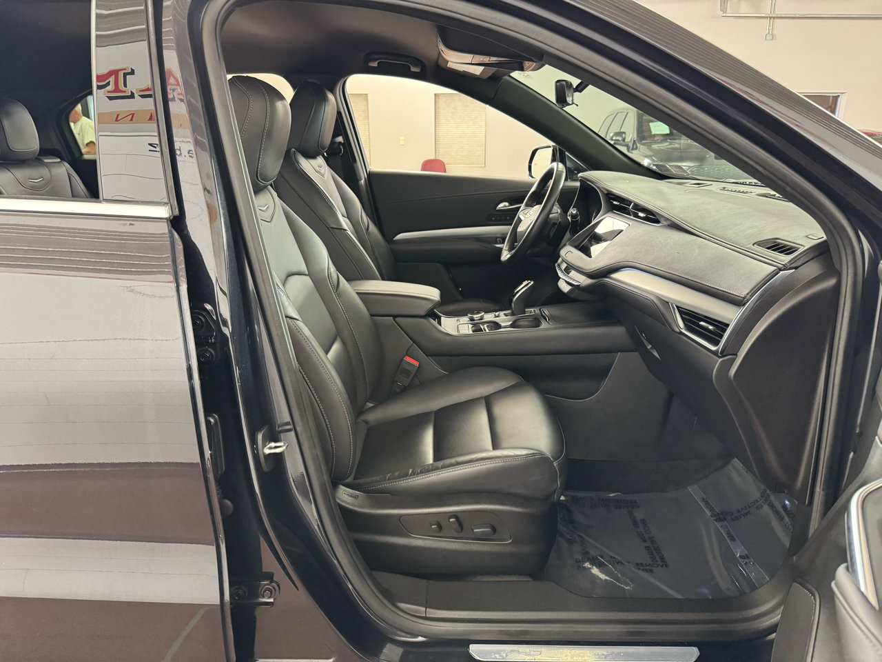 Used 2022 Cadillac XT4 Premium Luxury w/ Enhanced Visibility Package image 39