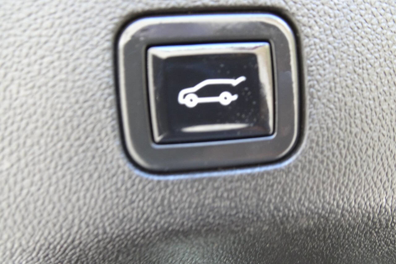 Used 2021 Chevrolet Suburban LT image 10