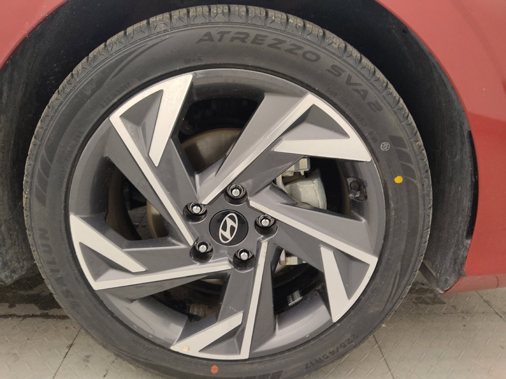 Used 2025 Hyundai Elantra Sport FWD image 31