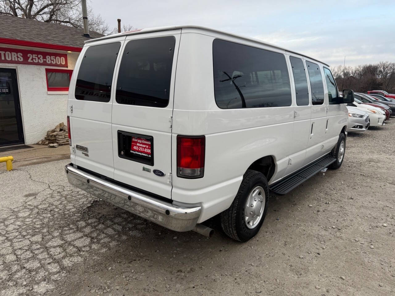 Used 2013 Ford E-350 and Econoline 350 XLT image 3