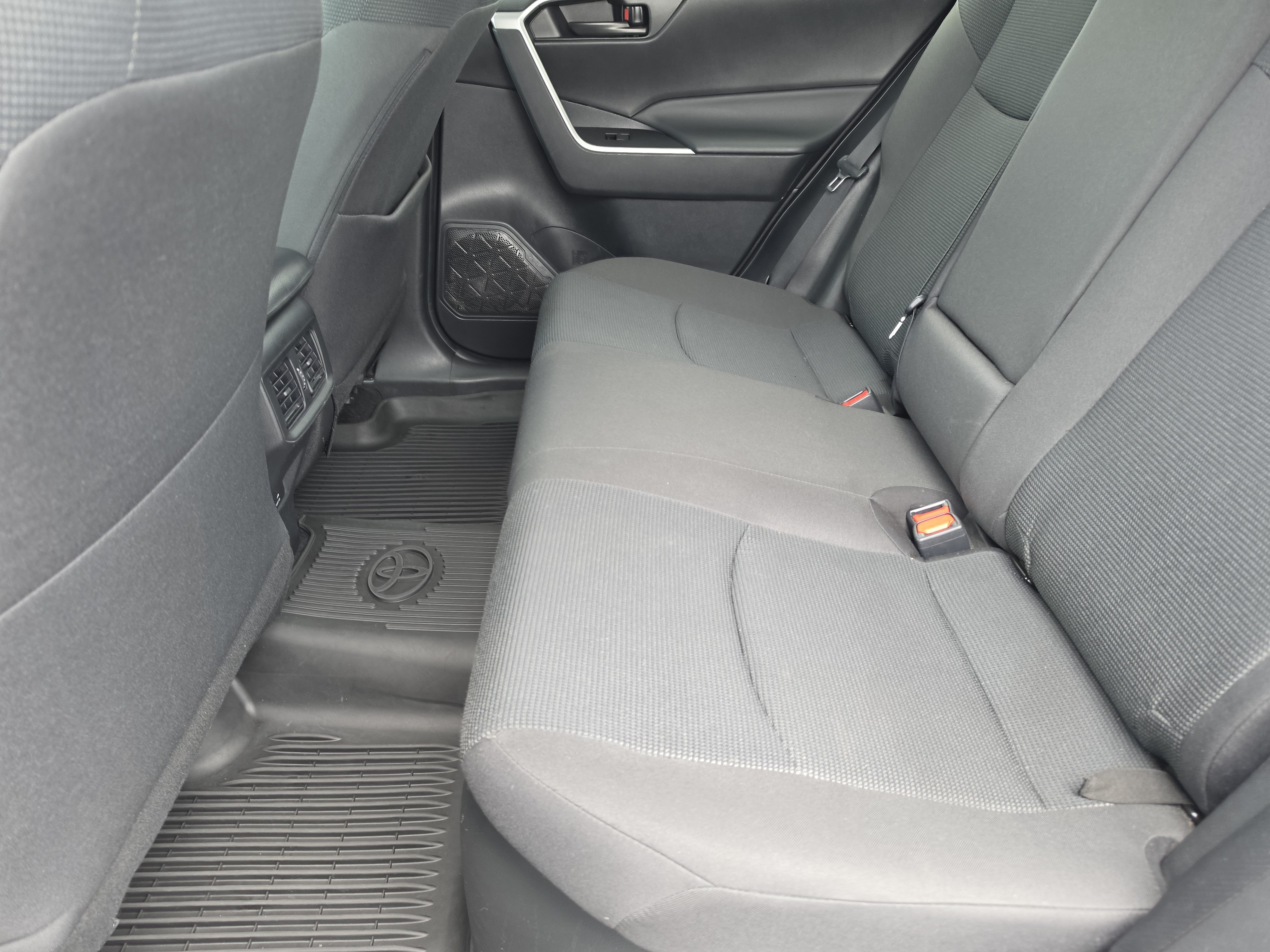 Certified 2024 Toyota RAV4 LE AWD/4WD image 10