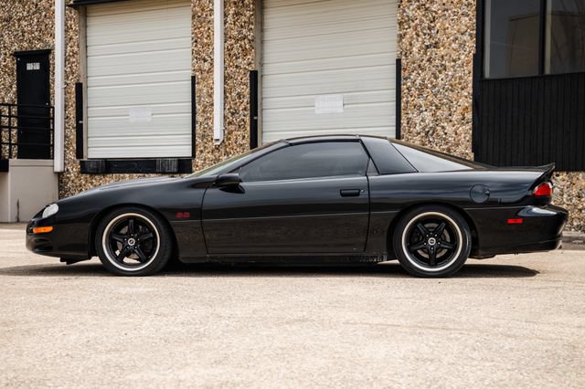 Used 2002 Chevrolet Camaro Z28 w/ SS Performance/Appearance Pkg RWD image 34
