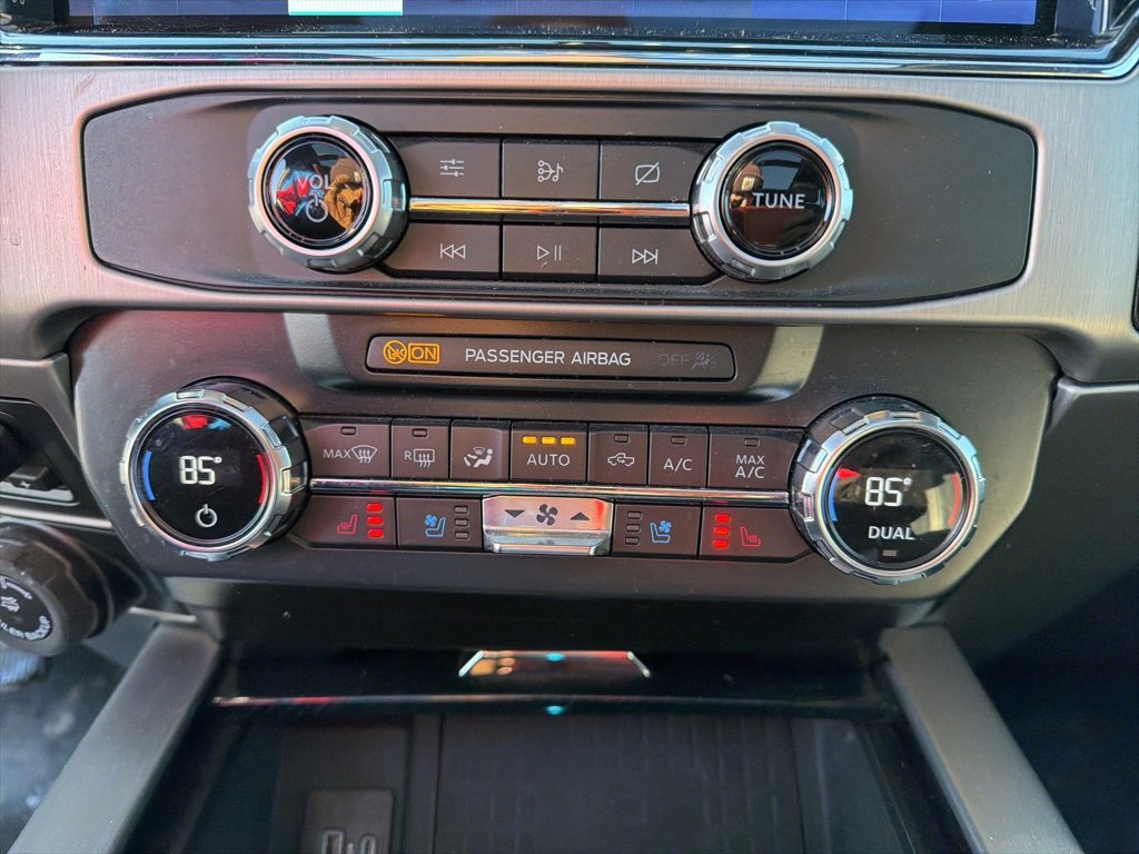 Used 2022 Ford F250 Platinum image 16