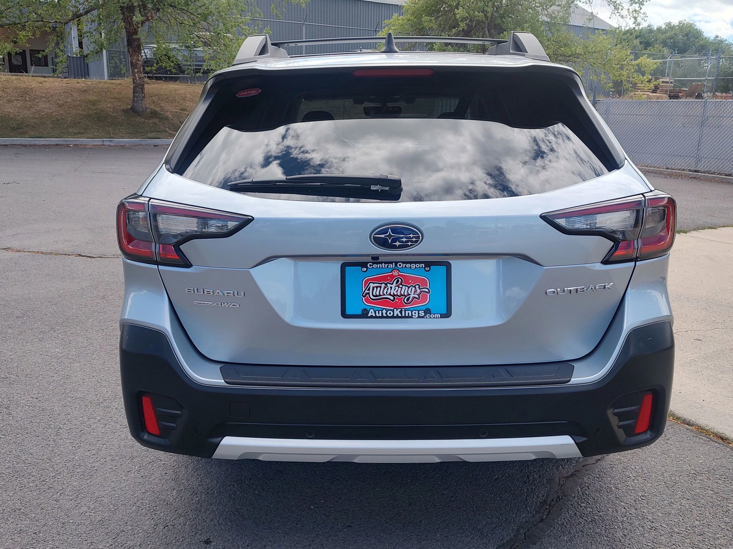 Used 2020 Subaru Outback Limited w/ Popular Package #2 image 4