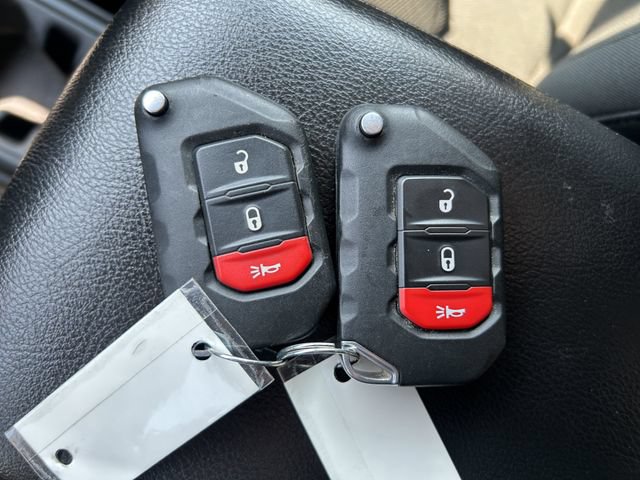 Used 2019 Jeep Wrangler Sport AWD/4WD image 34