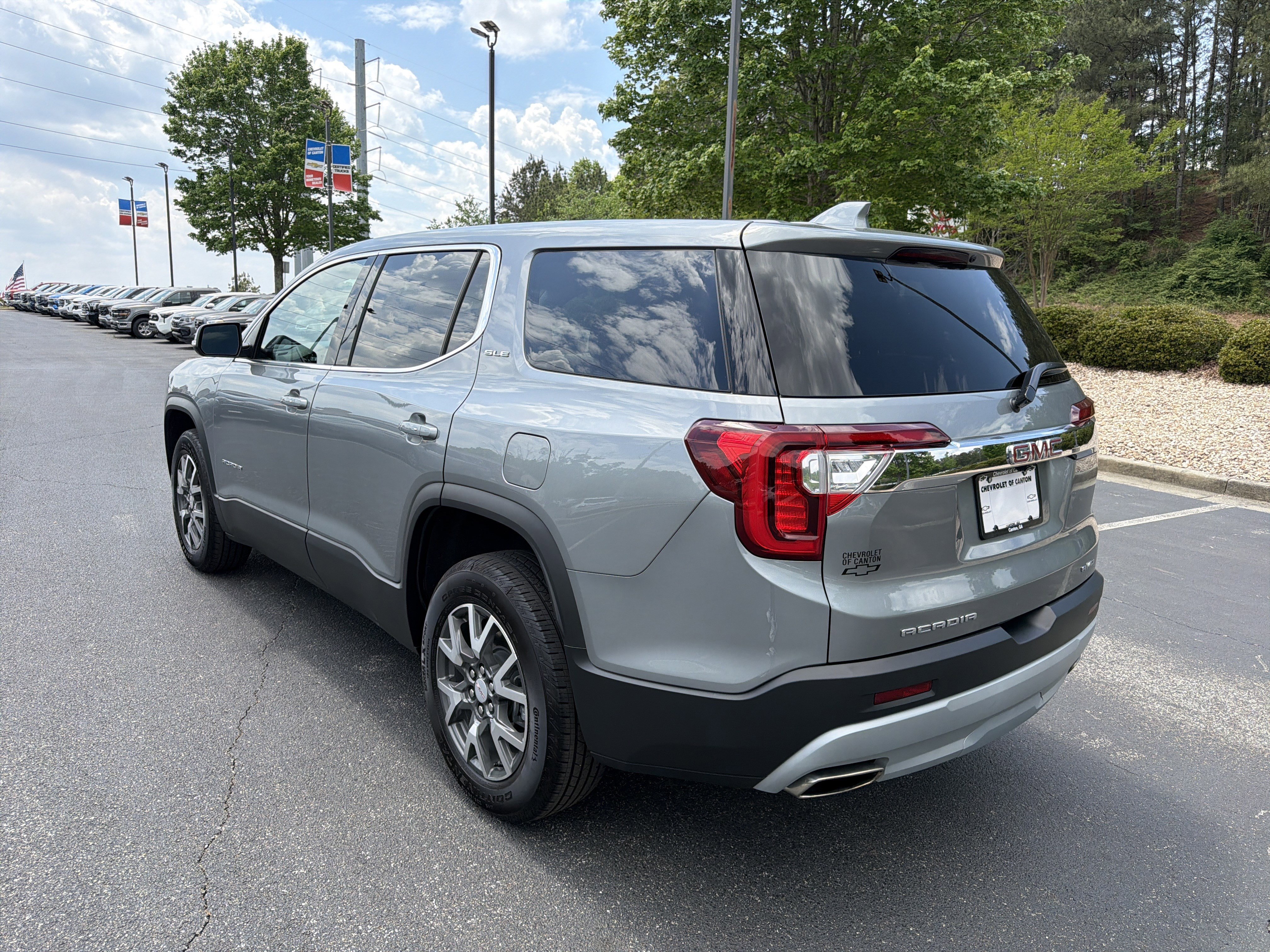Used 2023 GMC Acadia SLE AWD/4WD image 7