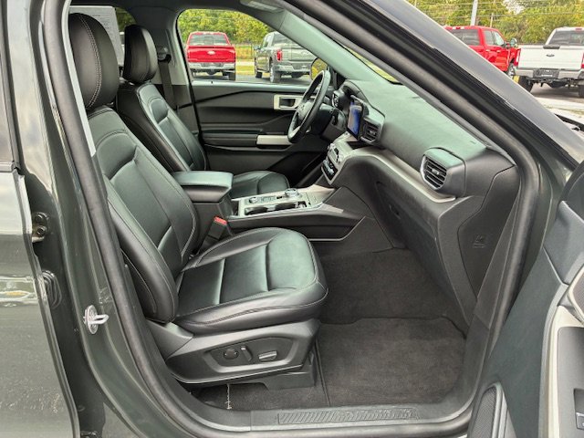 Used 2023 Ford Explorer XLT w/ Equipment Group 202A image 16