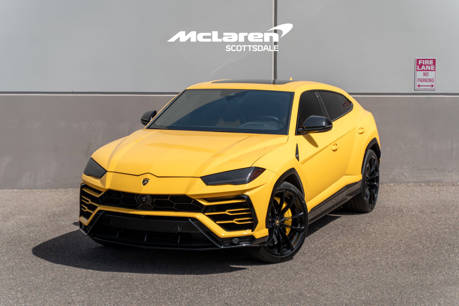 Used 2021 Lamborghini Urus AWD/4WD image 1