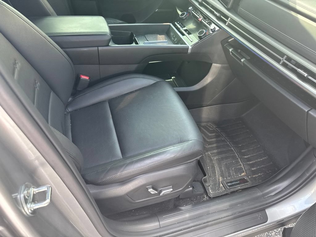 Used 2024 Hyundai Santa Fe Limited FWD image 8