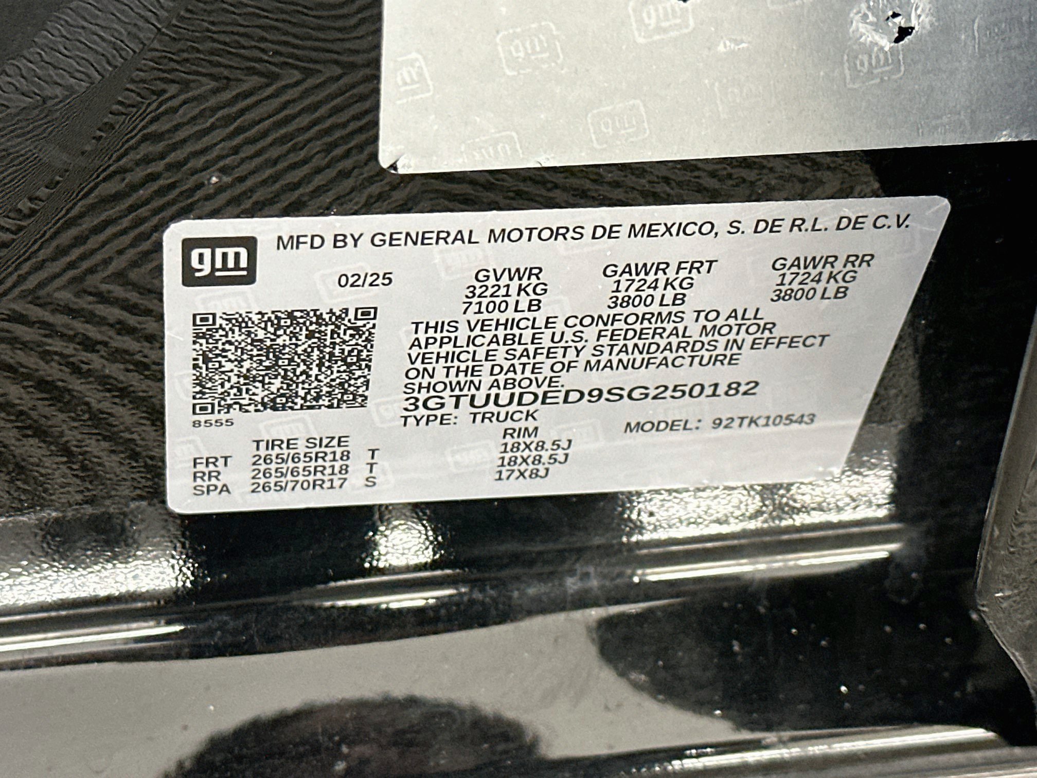 Used 2025 GMC Sierra 1500 SLT AWD/4WD image 12