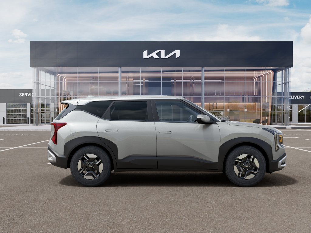 New 2027 Kia Seltos LX FWD image 8